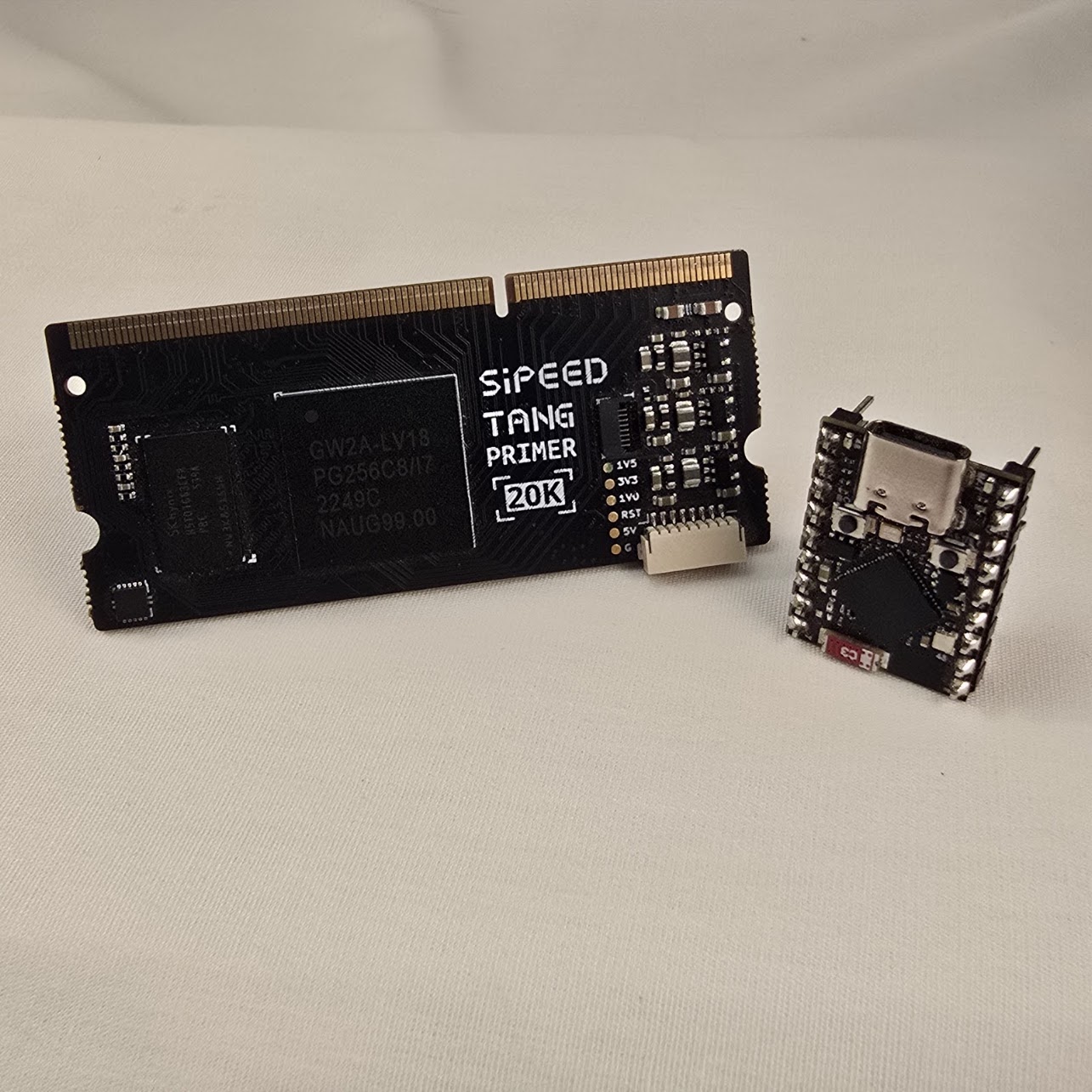 Papilio Retrocade connected to monitor showing a retro game